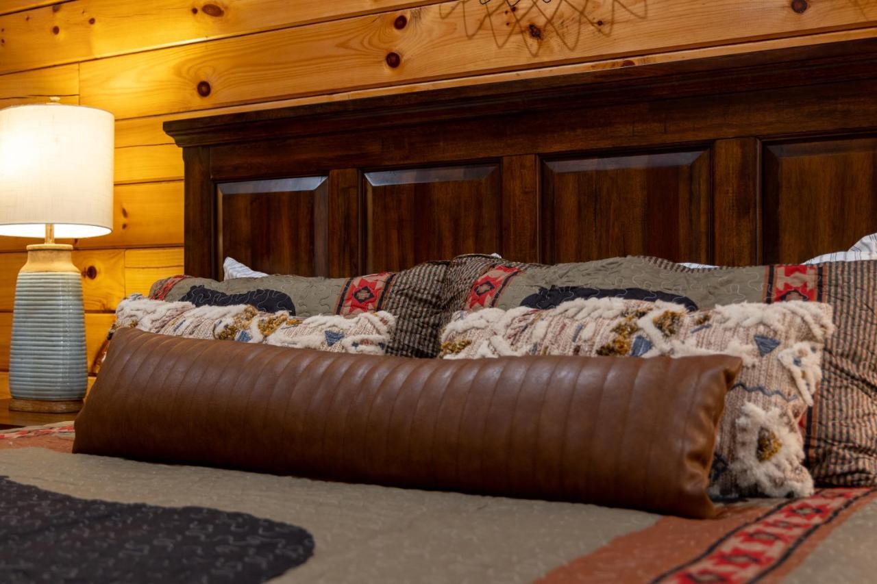 5Bd5B Escape Cabin With 2 Hottubs, Thtr &Game Rm,1Mi To The Parkway! 4Mi To Dollywood - Spring Deal Pigeon Forge Exteriér fotografie