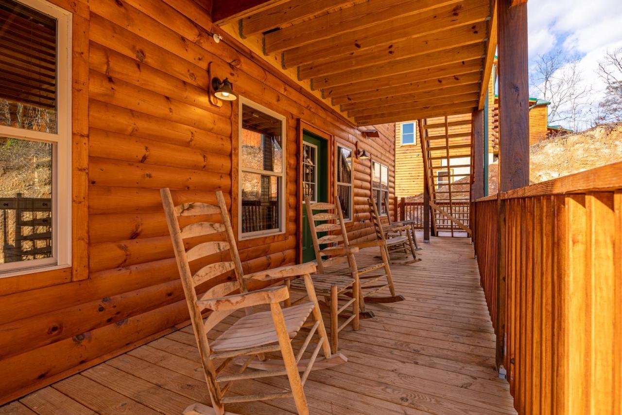 5Bd5B Escape Cabin With 2 Hottubs, Thtr &Game Rm,1Mi To The Parkway! 4Mi To Dollywood - Spring Deal Pigeon Forge Exteriér fotografie