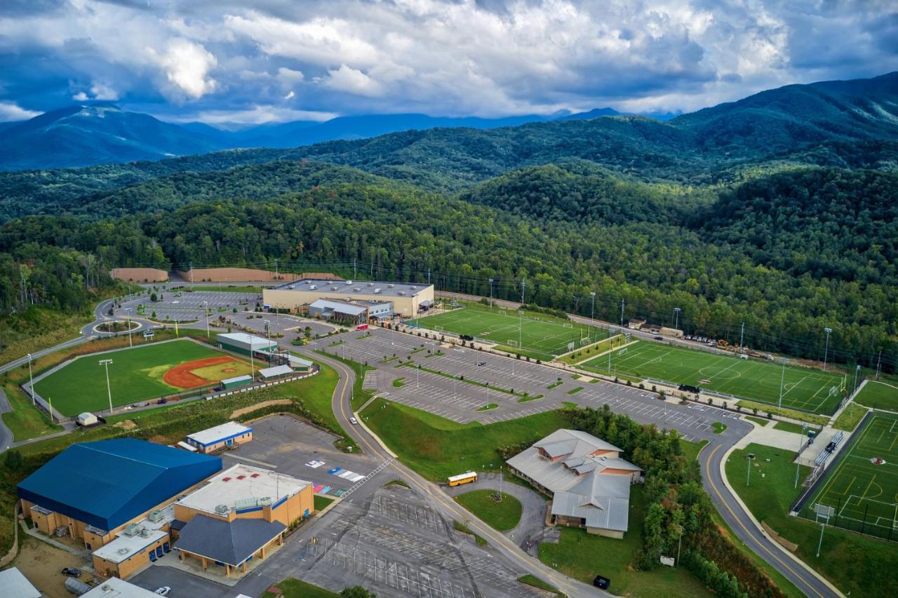 5Bd5B Escape Cabin With 2 Hottubs, Thtr &Game Rm,1Mi To The Parkway! 4Mi To Dollywood - Spring Deal Pigeon Forge Exteriér fotografie
