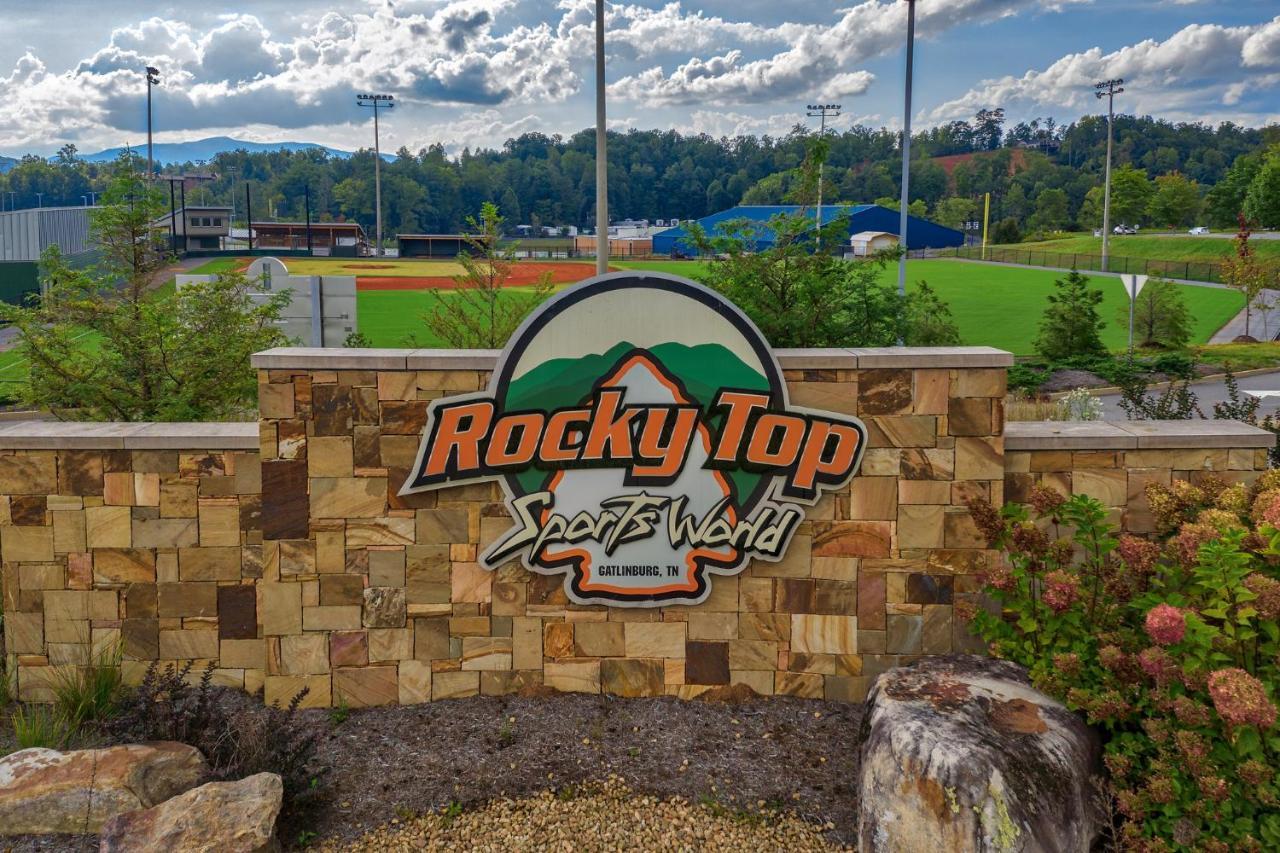 5Bd5B Escape Cabin With 2 Hottubs, Thtr &Game Rm,1Mi To The Parkway! 4Mi To Dollywood - Spring Deal Pigeon Forge Exteriér fotografie